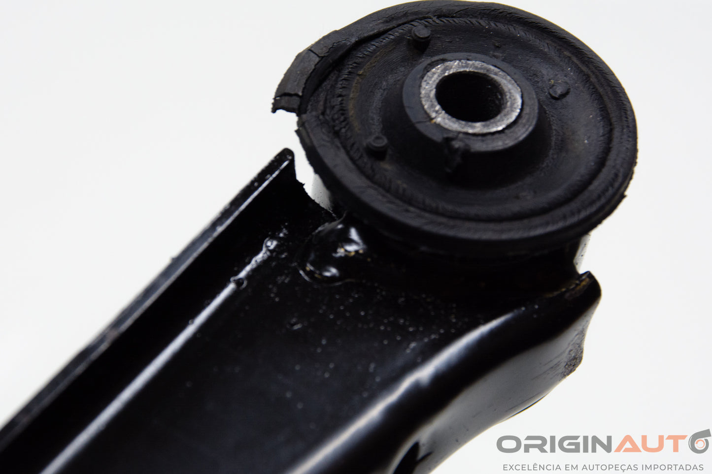 Bandeja Suspensao Superior Esquerdo Volkswagen Amarok Highline 2016 2H0407021B