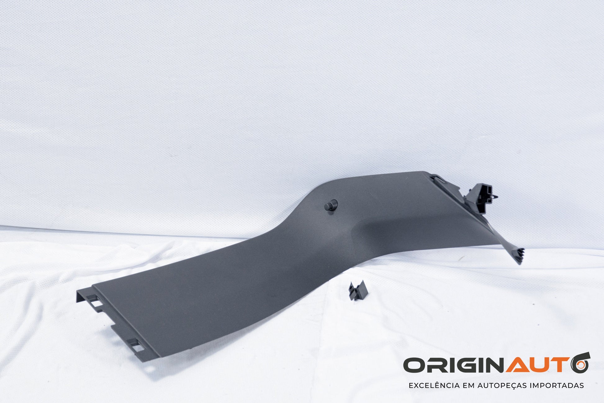 Acabamento Esquero Tampa Traseira Mercedes Gla 200 17 18 19