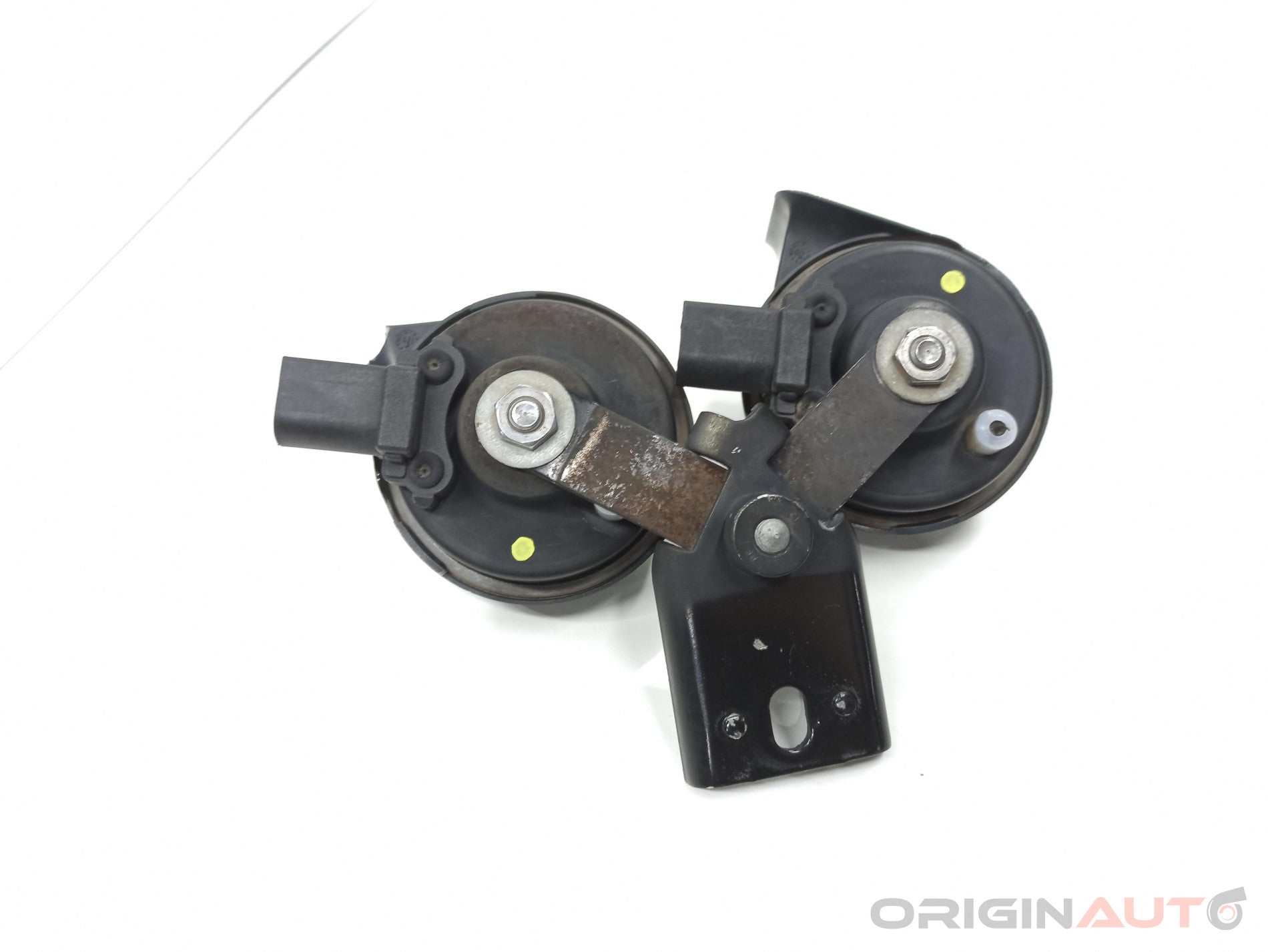 Par Buzina Volkswagen Amarok Highline 2016 5C0951223C