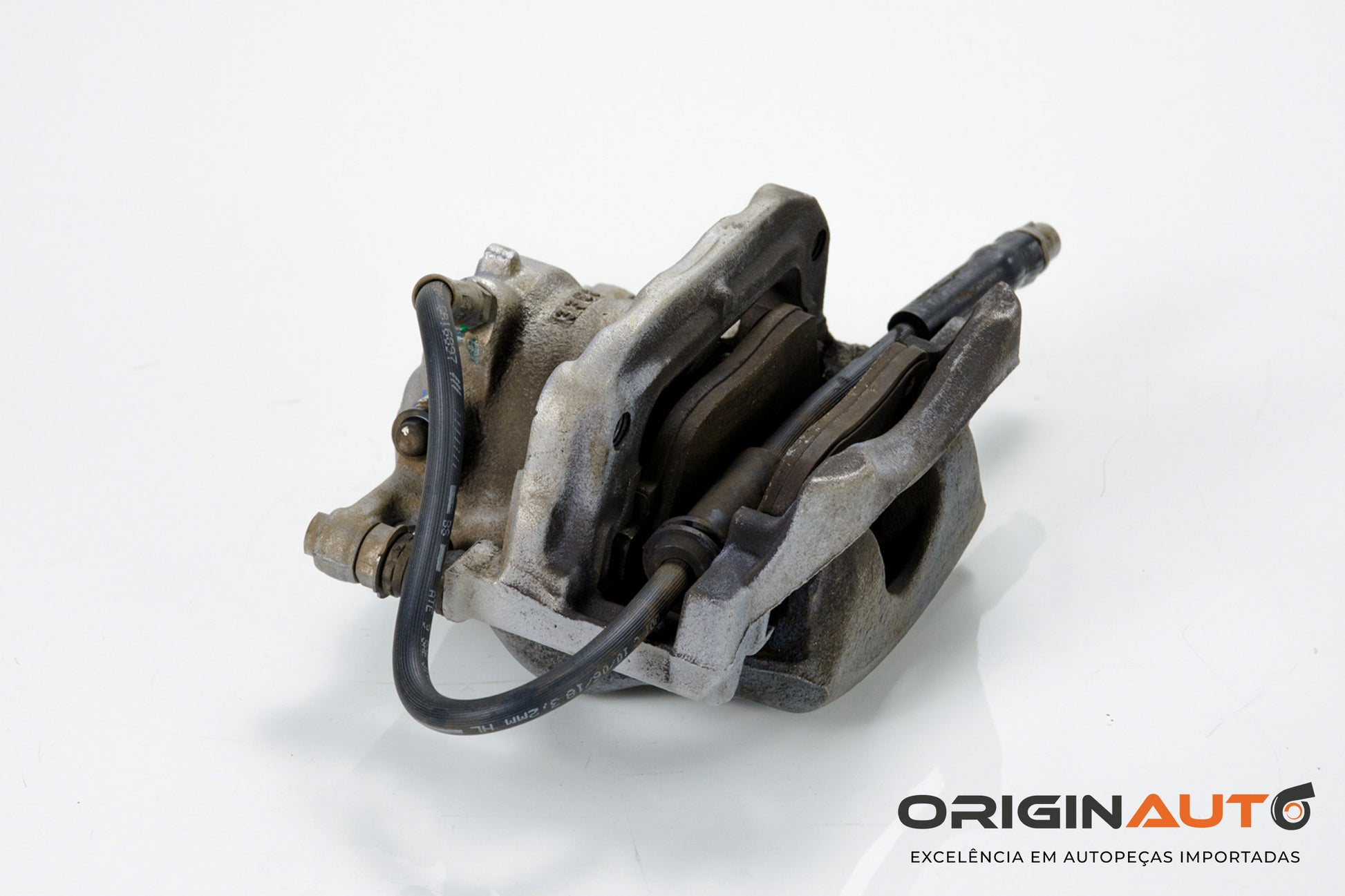 Pinça Freio Dianteira Esquerda Mercedes Gla200 A0004216781