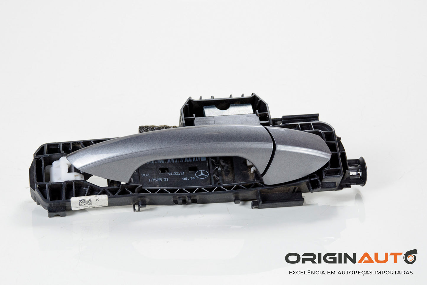 Maçaneta Traseira Direita Gla200 A2047603100 - Detalhe