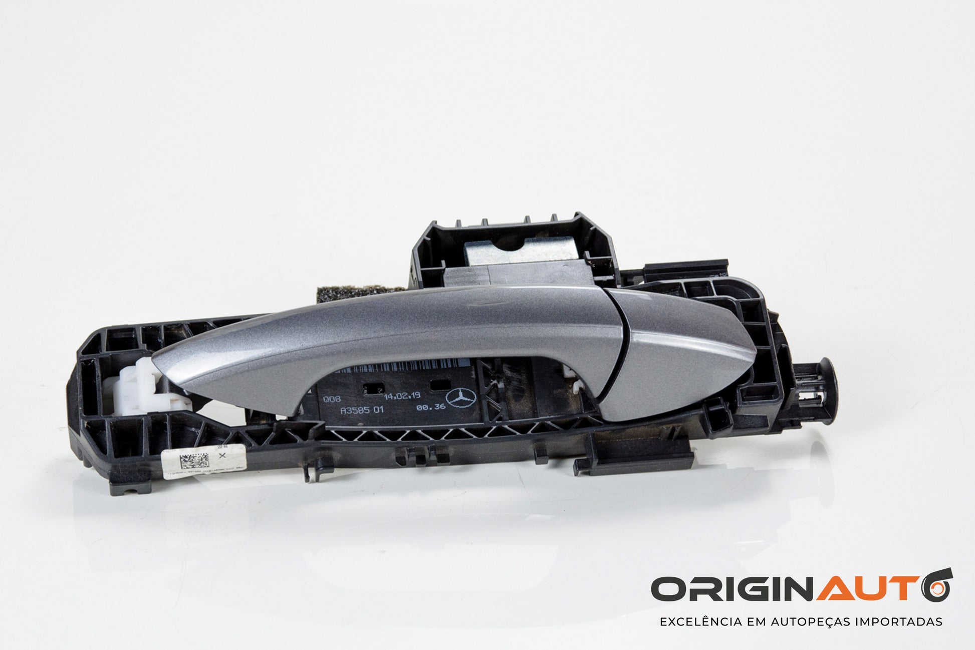 Maçaneta Traseira Direita Gla200 A2047603100 - Detalhe