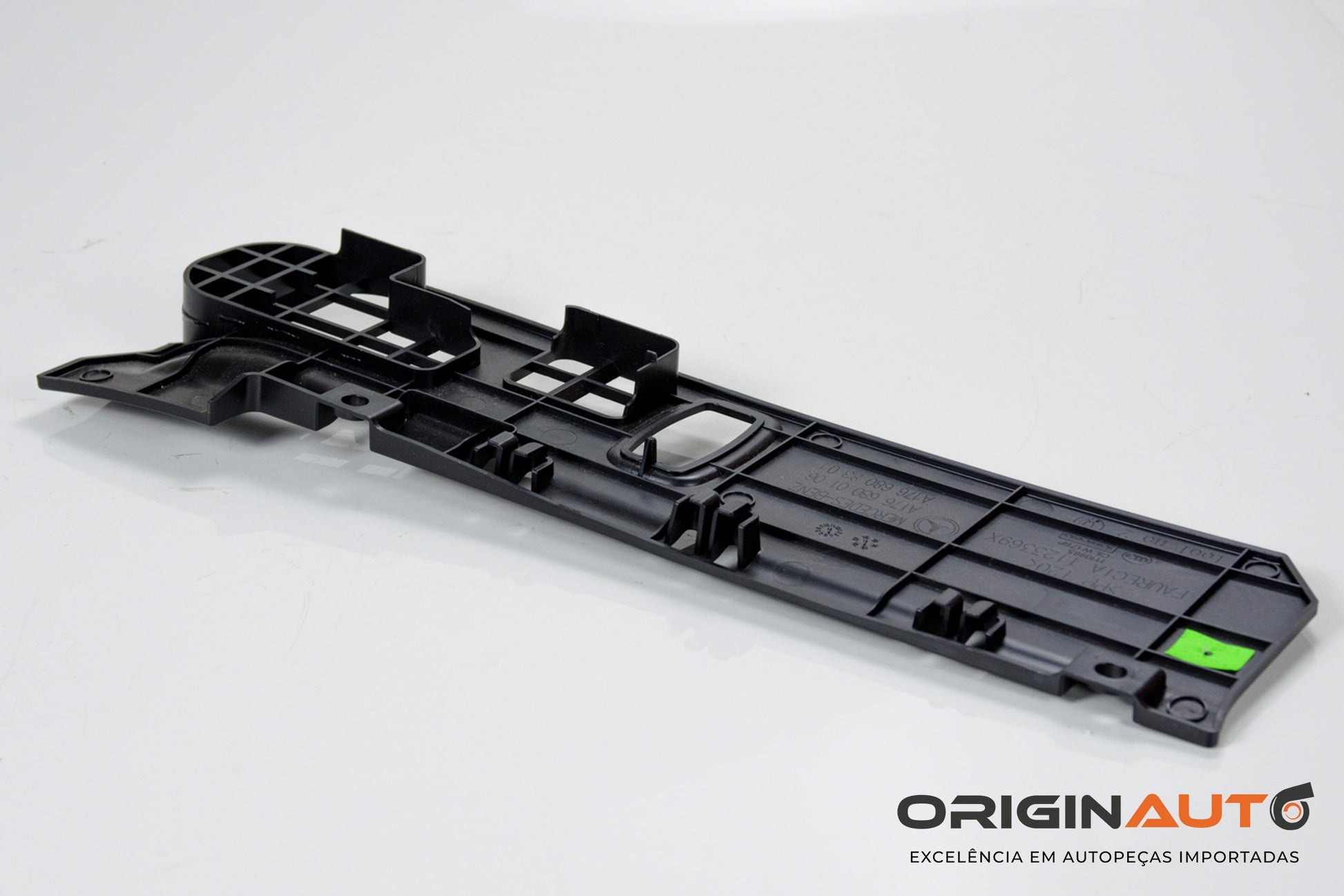 Tampa Inferior Painel Mercedes Benz Gla200 A1766808301