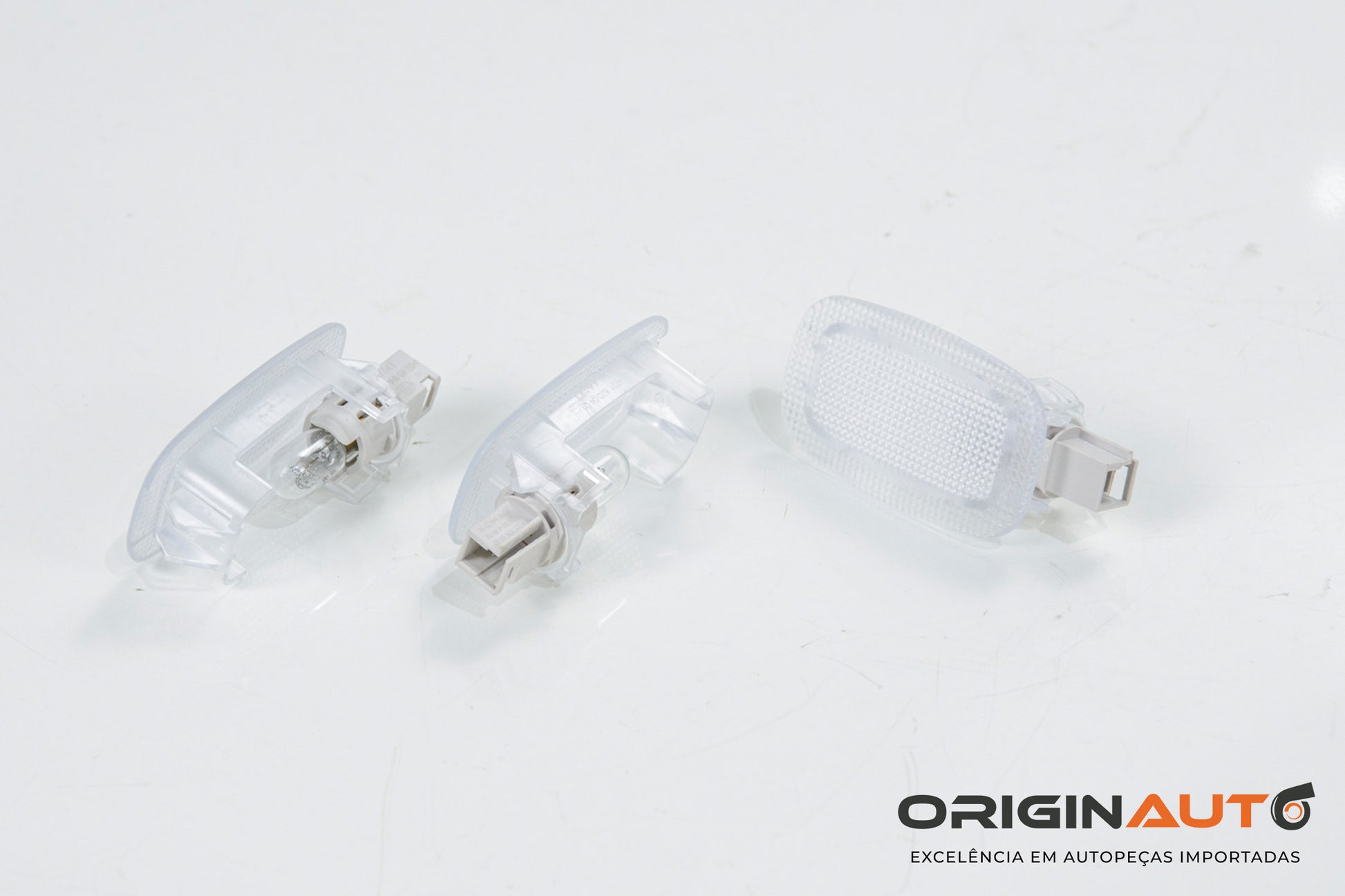 Luz Cortesia Interna Mercedes Gla200 A2218200401 Unidade