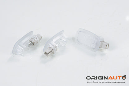 Luz Cortesia Interna Mercedes Gla200 A2218200401 Unidade