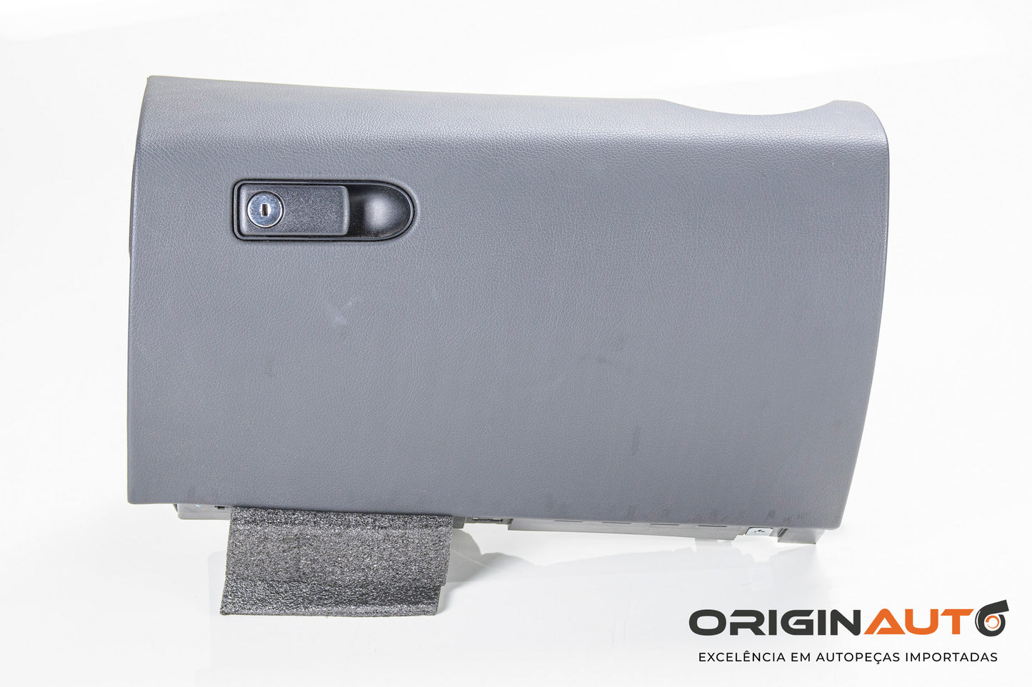 Tampa Porta Luva C250 2018