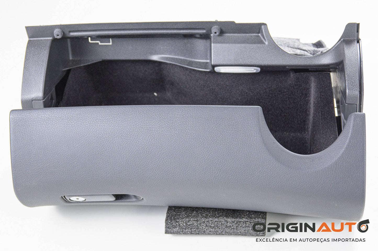 Tampa Porta Luva C250 2018