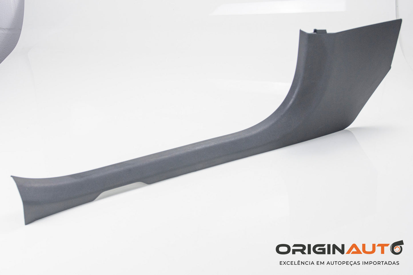 Acabamento Soleira Dianteira Esquerda C250 2018