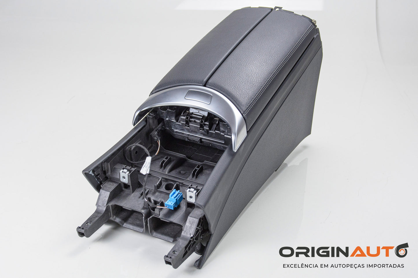 Console Central C250 2018 A2056802305