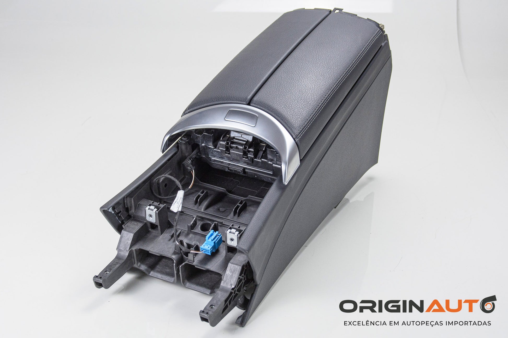 Console Central C250 2018 A2056802305