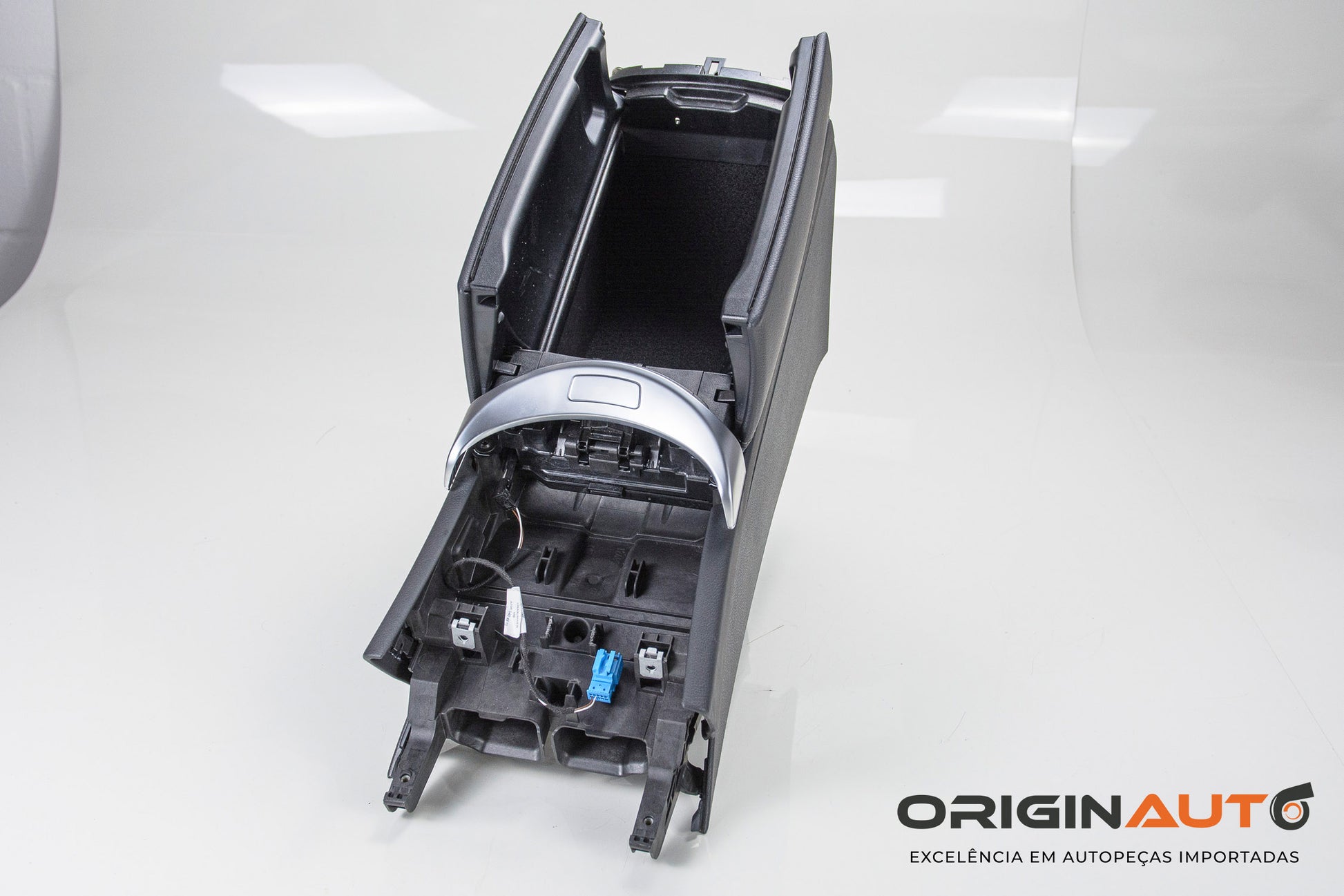 Console Central C250 2018 A2056802305