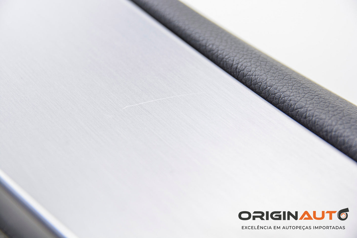 Forro De Porta Dianteiro Direito C250 2018