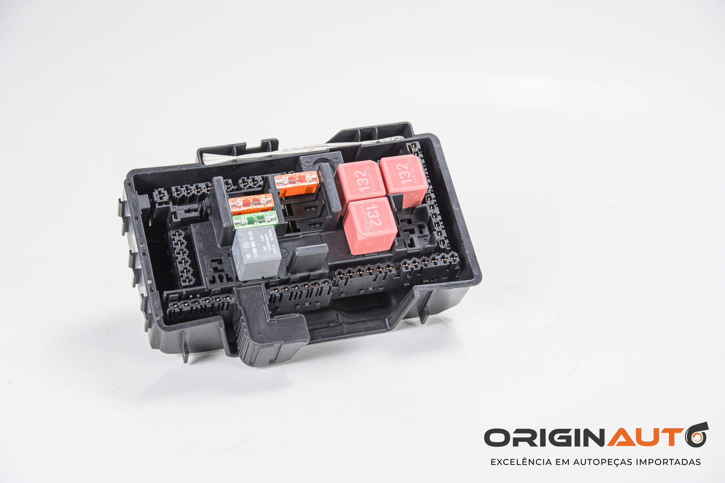 Caixa Fusiveis Interna Coluna A C250 2018 A2225402250