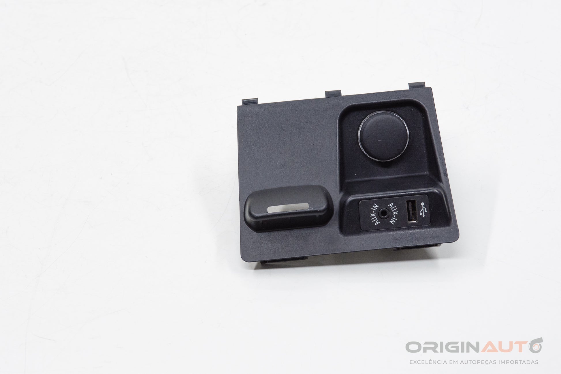 Porta Usb Aux Console Central Bmw X5 35I F15 2014 9252108
