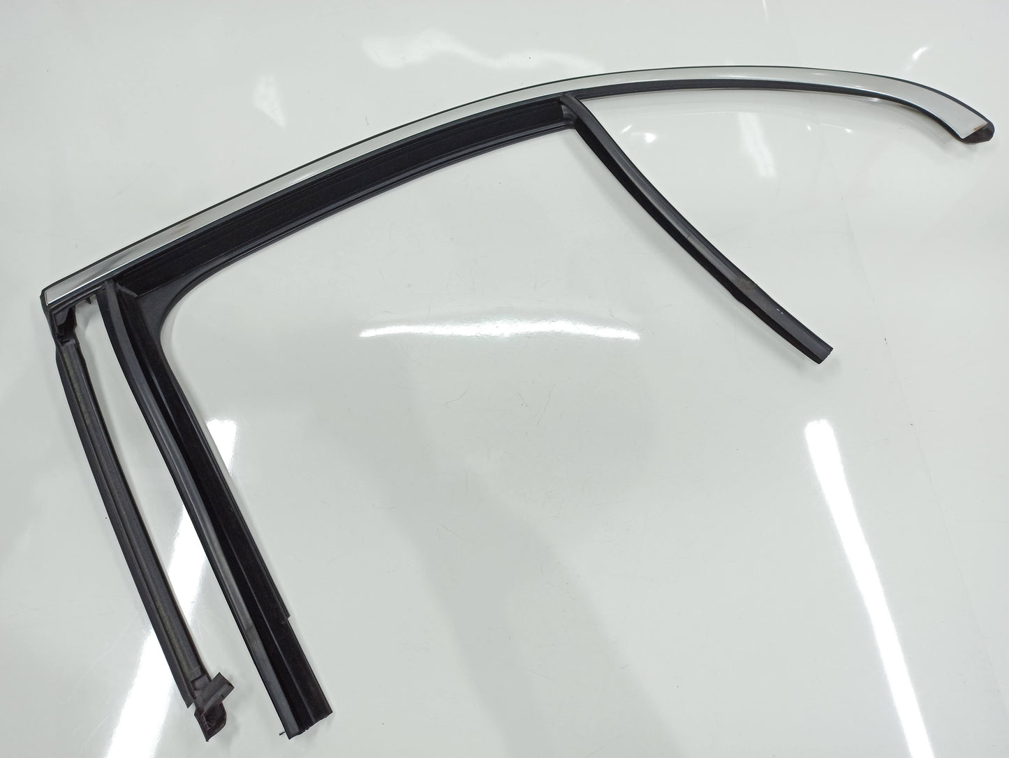 Canaleta Guarnicao Porta Traseira Esquerda Mercedes C250 W205 2018 A2057355300