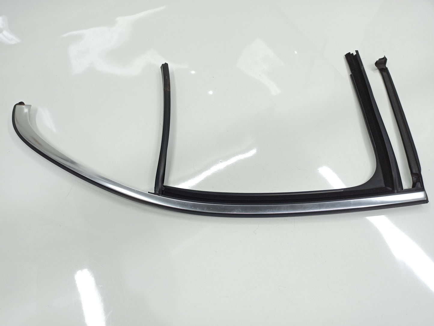 Canaleta Guarnicao Porta Traseira Esquerda Mercedes C250 W205 2018 A2057355300