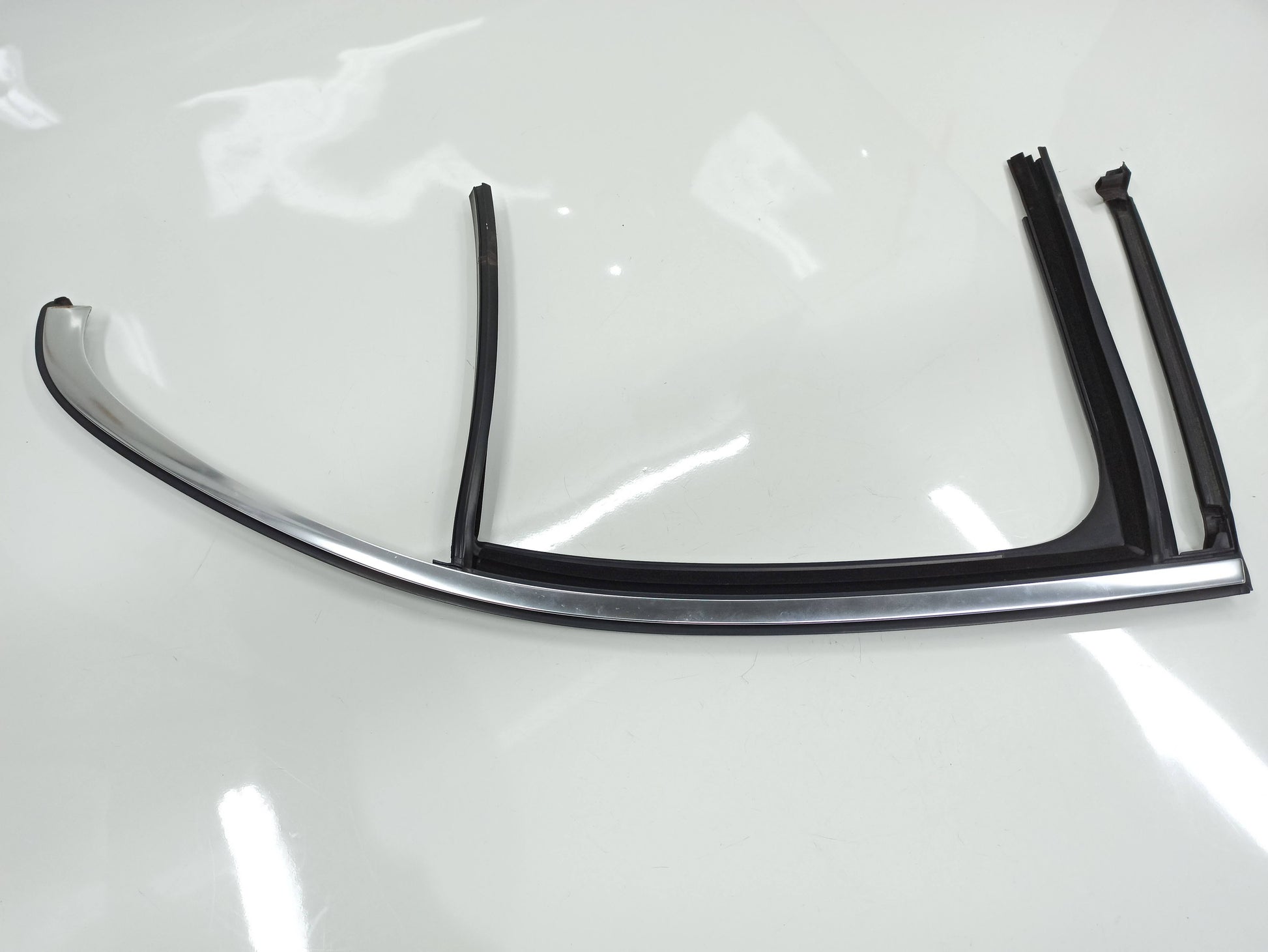 Canaleta Guarnicao Porta Traseira Esquerda Mercedes C250 W205 2018 A2057355300