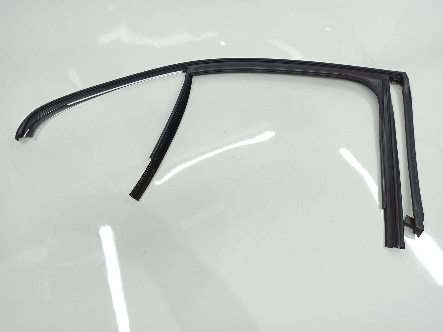 Canaleta Guarnicao Porta Traseira Esquerda Mercedes C250 W205 2018 A2057355300