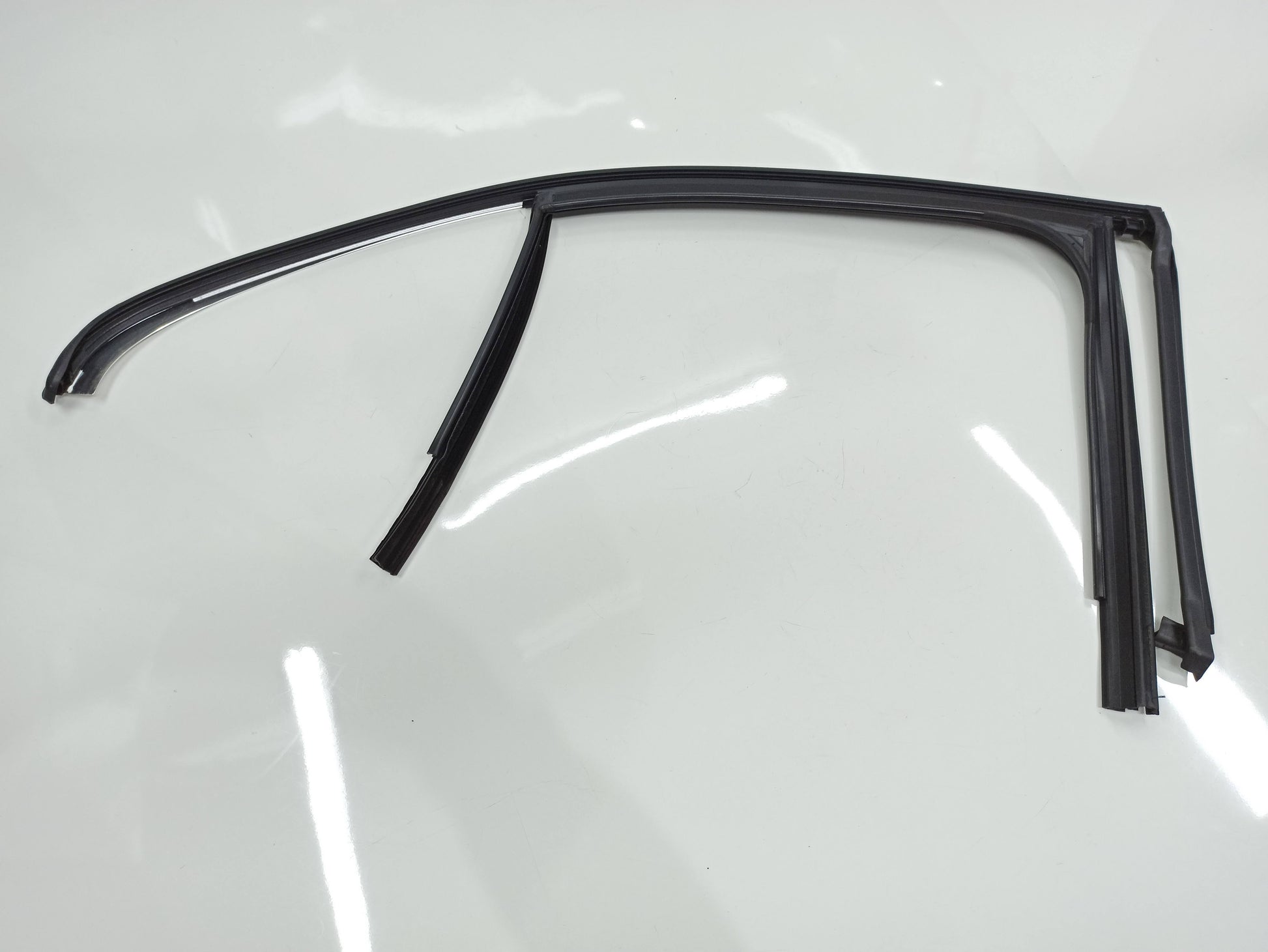 Canaleta Guarnicao Porta Traseira Esquerda Mercedes C250 W205 2018 A2057355300