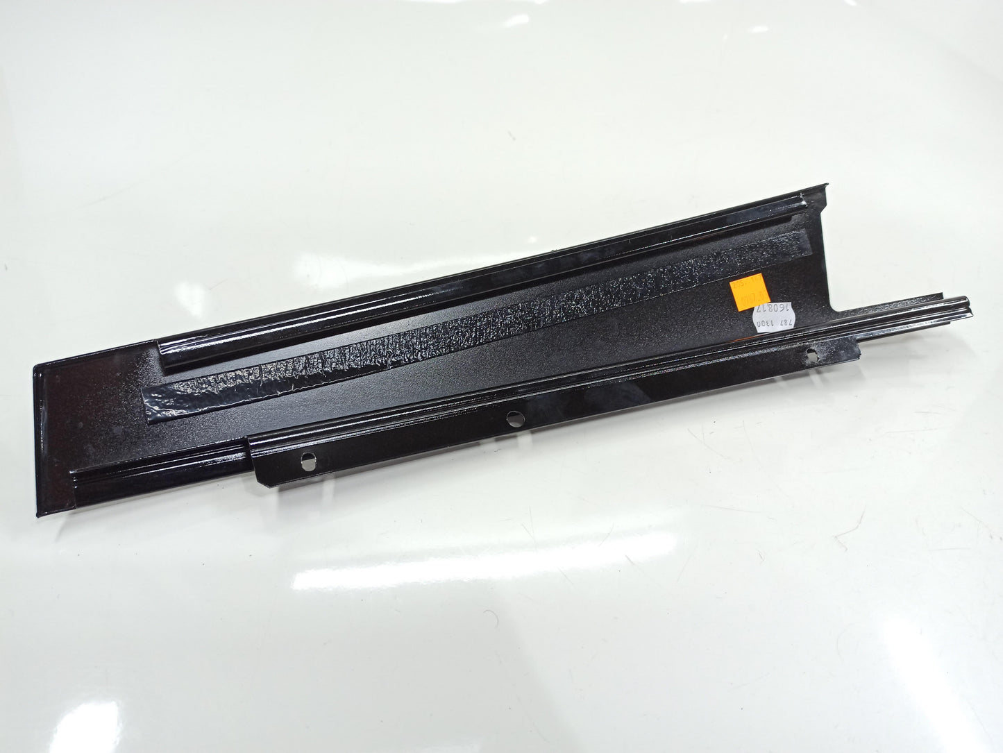 Moldura Coluna B Porta Traseira Esquerda Mercedes Benz  C250  2018 A2056900987