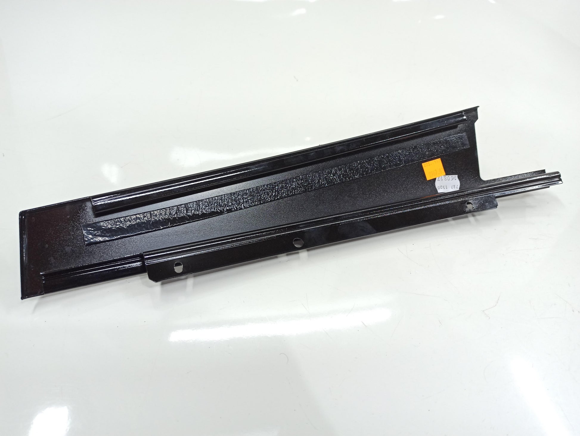 Moldura Coluna B Porta Traseira Esquerda Mercedes Benz  C250  2018 A2056900987