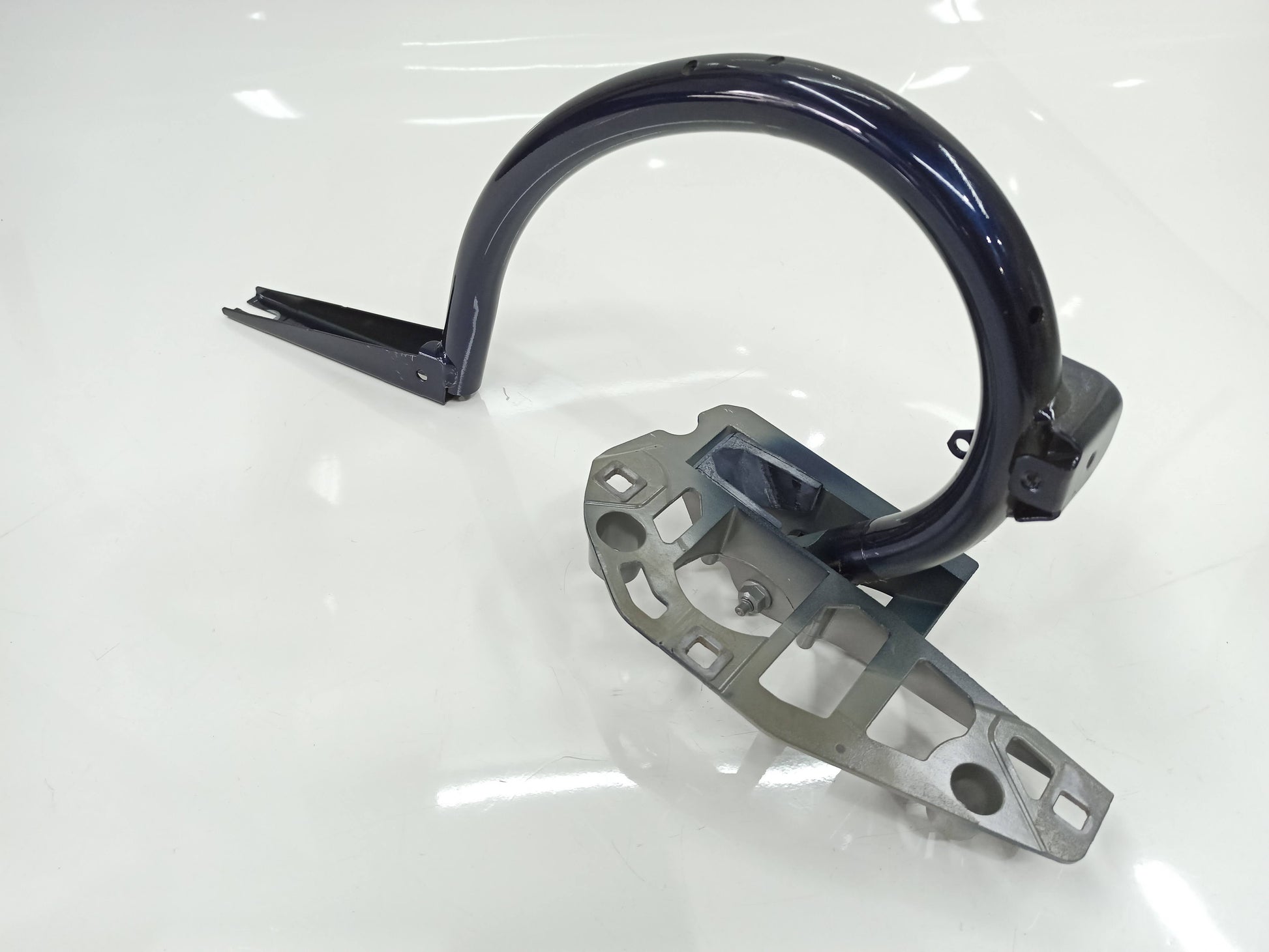 Braco Tampa Traseira Direita Mercedes Benz  C250  2018 A2057500428