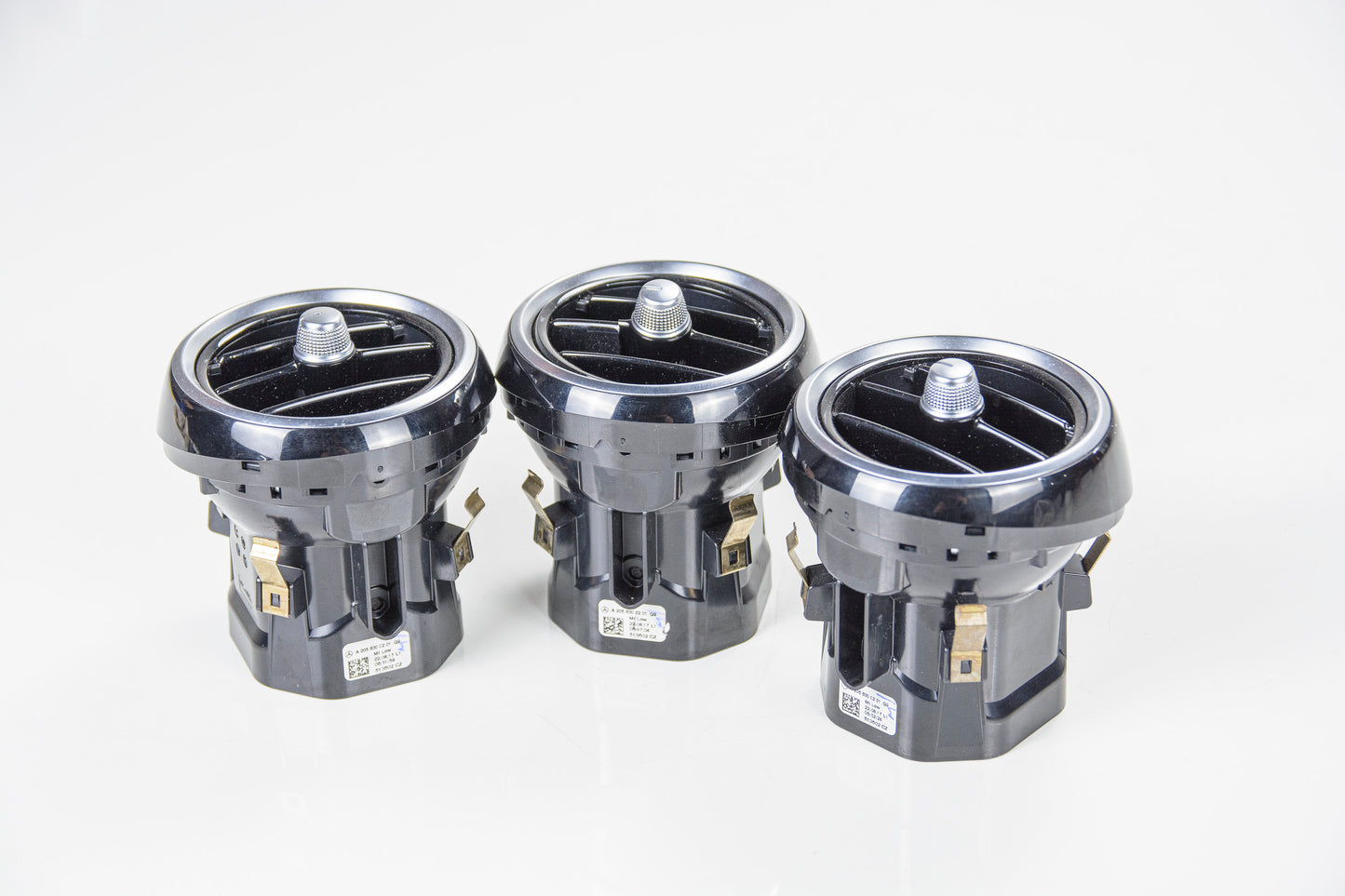 Difusor Central Ar Mb C180 C200 C250 W205 A2058300201 Detalhe