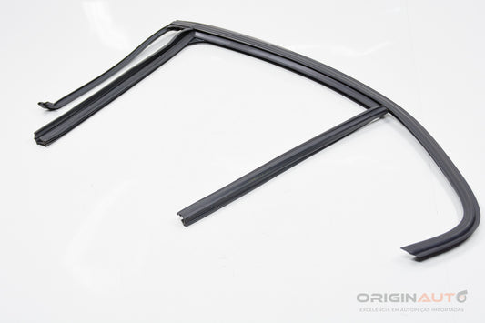 Canaleta Traseira Esquerda Bmw 320I F30 Sport 2016 7414533