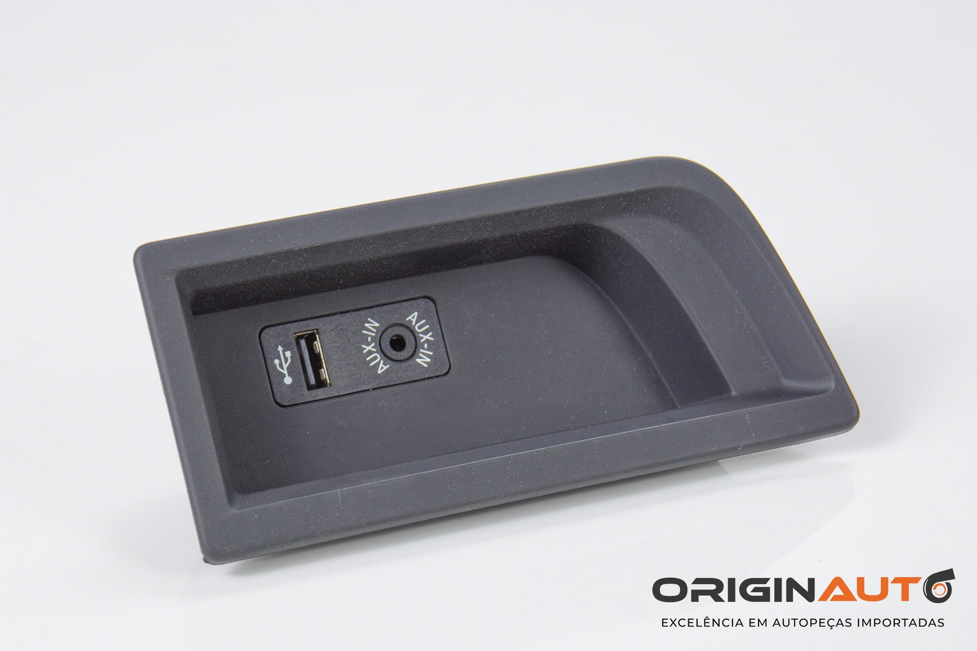 Moldura Com Entrada Auxiliar Usb Bmw 320I F30 2015 9207357