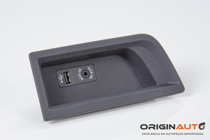 Moldura Com Entrada Auxiliar Usb Bmw 320I F30 2015 9207357