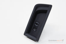 Moldura Acabamento Usb E Aux Bmw 320I F30 Sport 2016 9207357