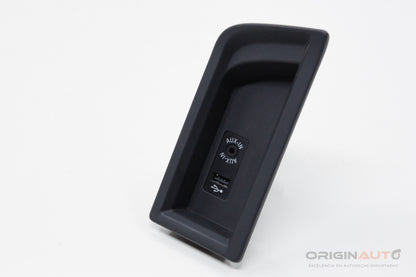 Moldura Acabamento Usb E Aux Bmw 320I F30 Sport 2016 9207357