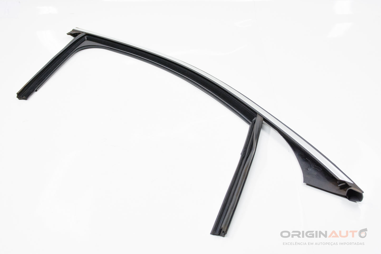 Canaleta Externa Porta Dianteira Direita Mercedes C200 W205 2019 A2057254600