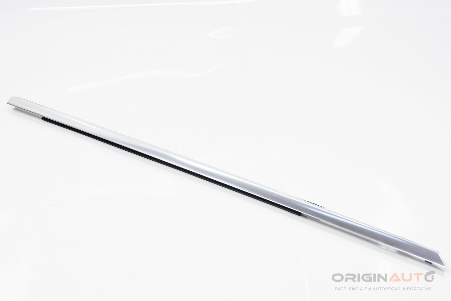 Pestana Friso Externo Porta Dianteira Dir Mercedes C200 W205 2019 A2057204031