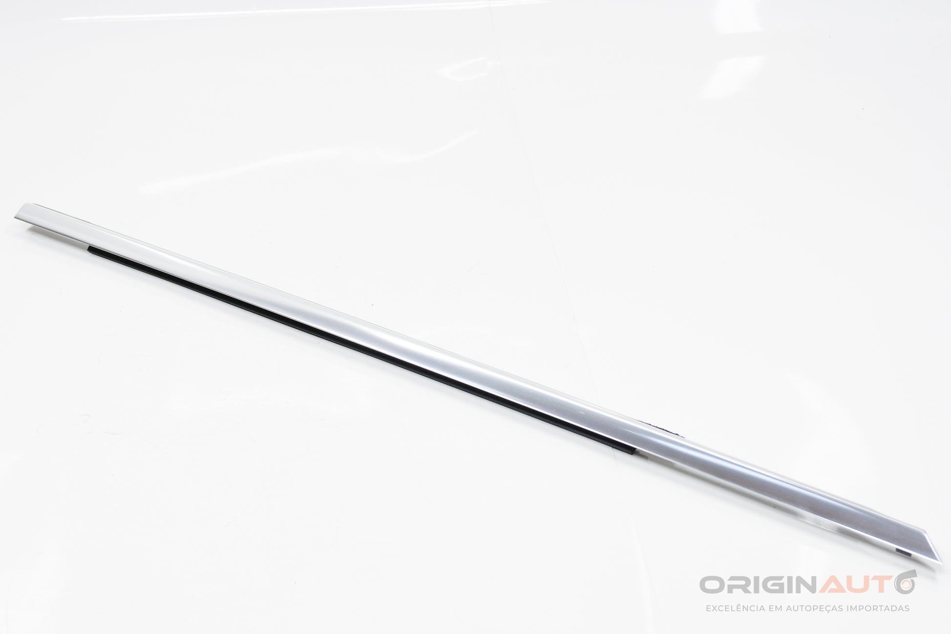 Pestana Friso Externo Porta Dianteira Dir Mercedes C200 W205 2019 A2057204031