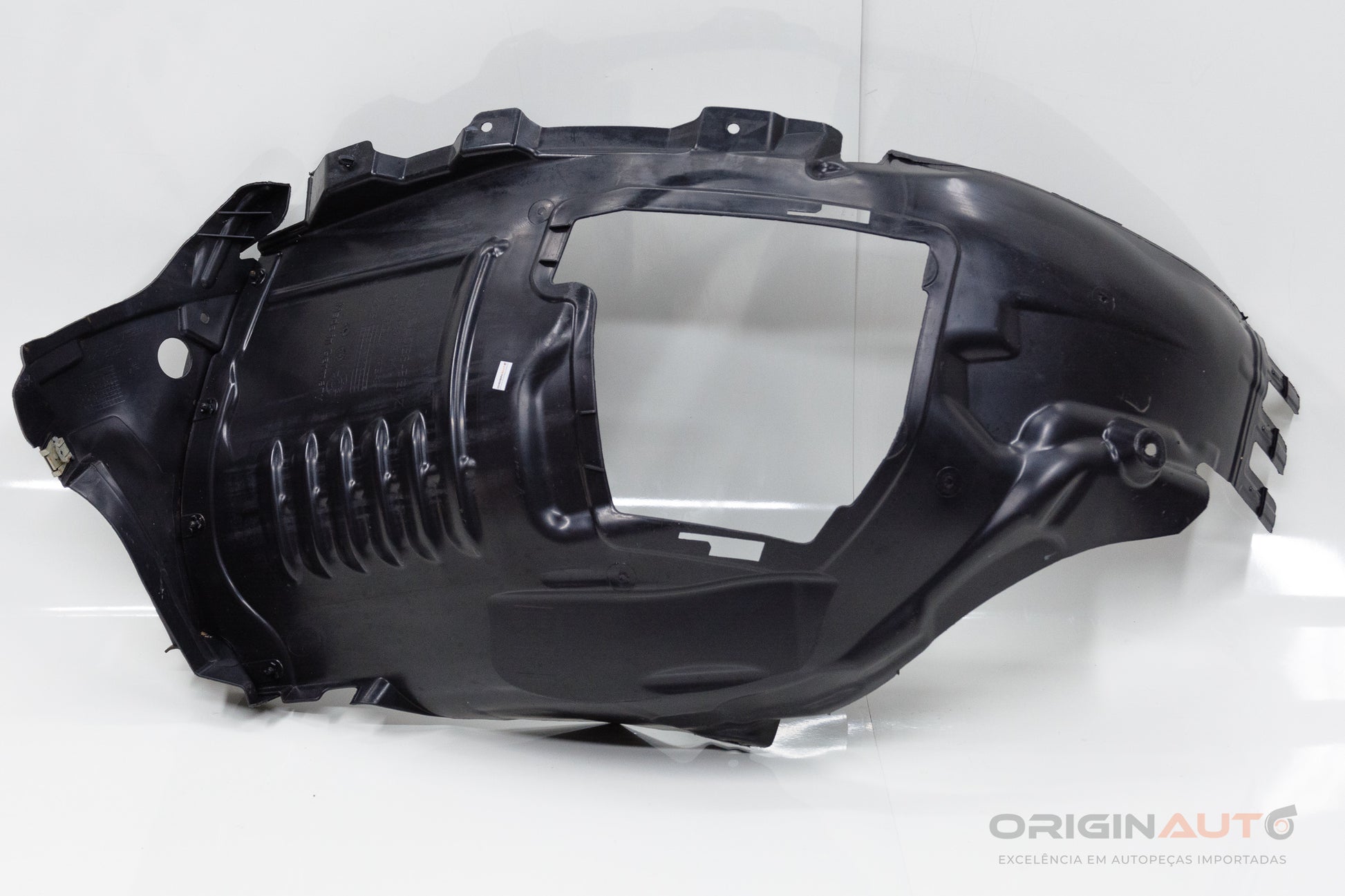 Capa Parabarro Dianteira Direita Mercedes C200 W205 2019 A2056903201