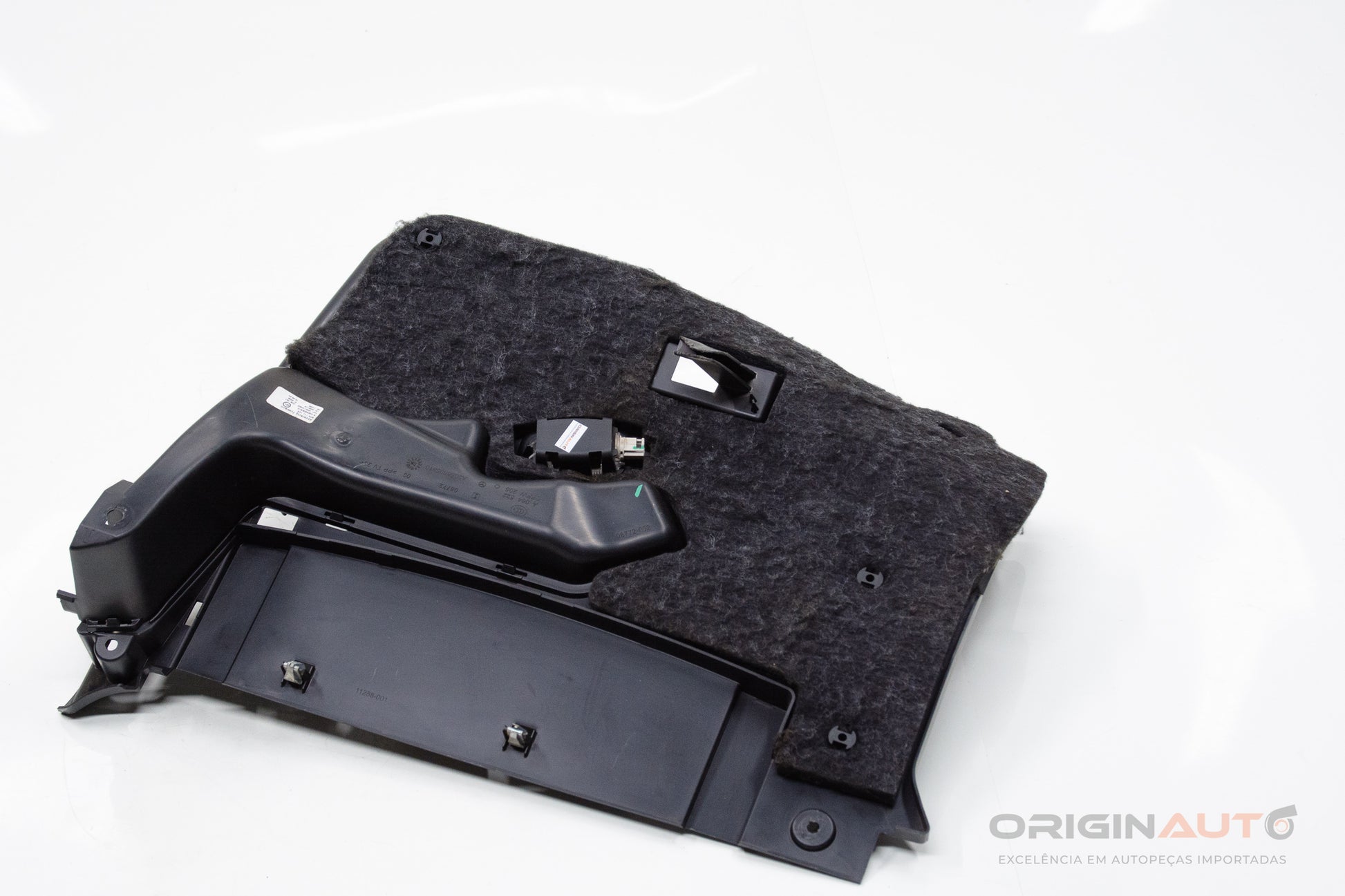 Acabamento Pe Carona Mercedes C200 W205 2019 A2056805810