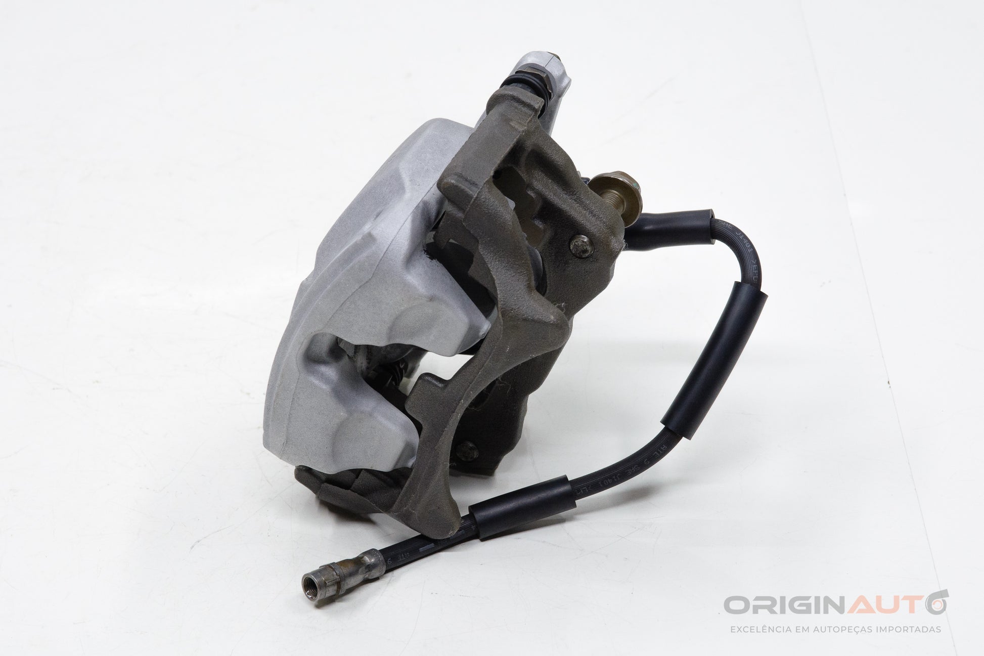 Pinca Freio Dianteira Direita Mercedes C200 W205 2019 A2054210494 A2054210281