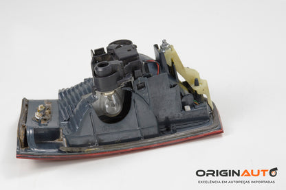 Lanterna Tampa Esquerda Bmw 320I 2014 7259915 *Detalhe*