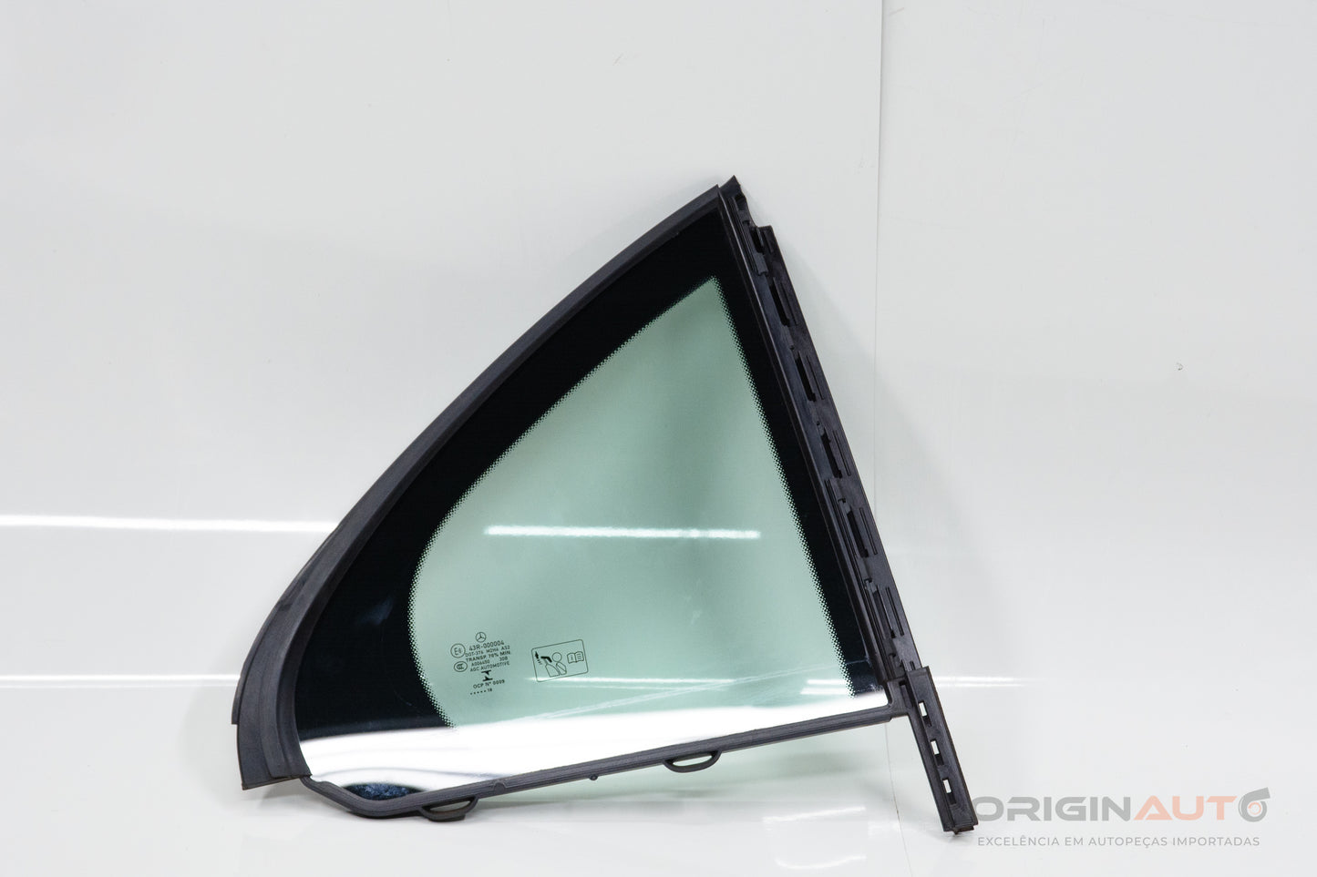 Vidro Vigia Traseiro Direito Mercedes C200 W205 2019 A2057300155