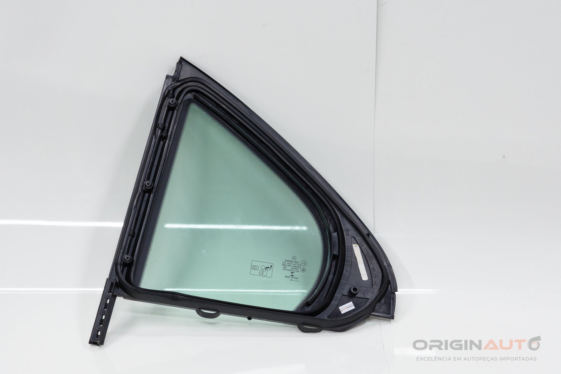 Vidro Vigia Traseiro Direito Mercedes C200 W205 2019 A2057300155