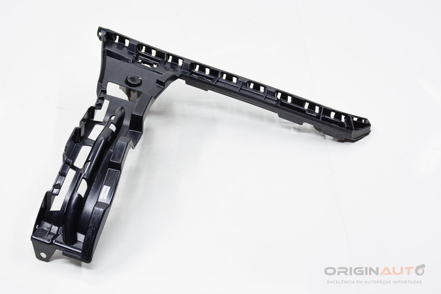 Guia Parachoque Traseiro Esquerdo Mercedes C200 W205 2019 A2058801702