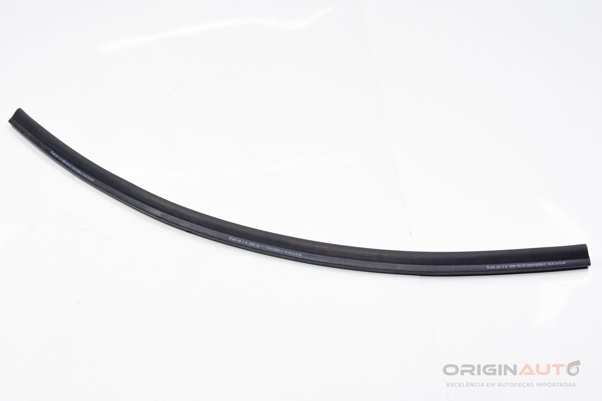 Borracha Superior Parachoque Dianteira Mercedes C200 W205 2019 A2056281300