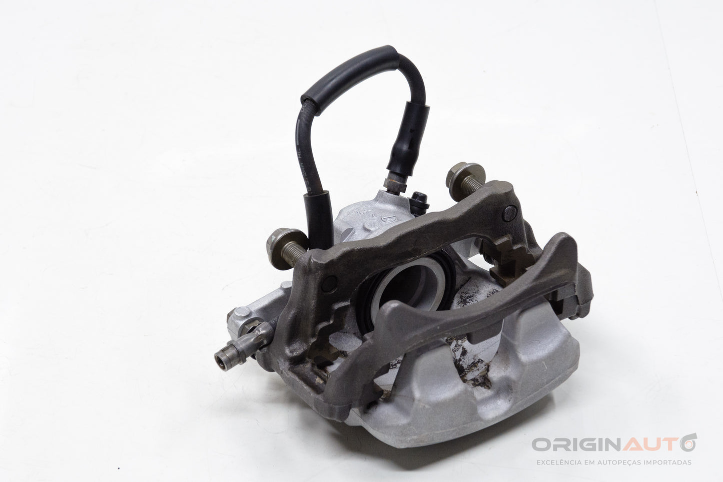 Pinca Freio Dianteira Esquerda Mercedes C200 W205 2019