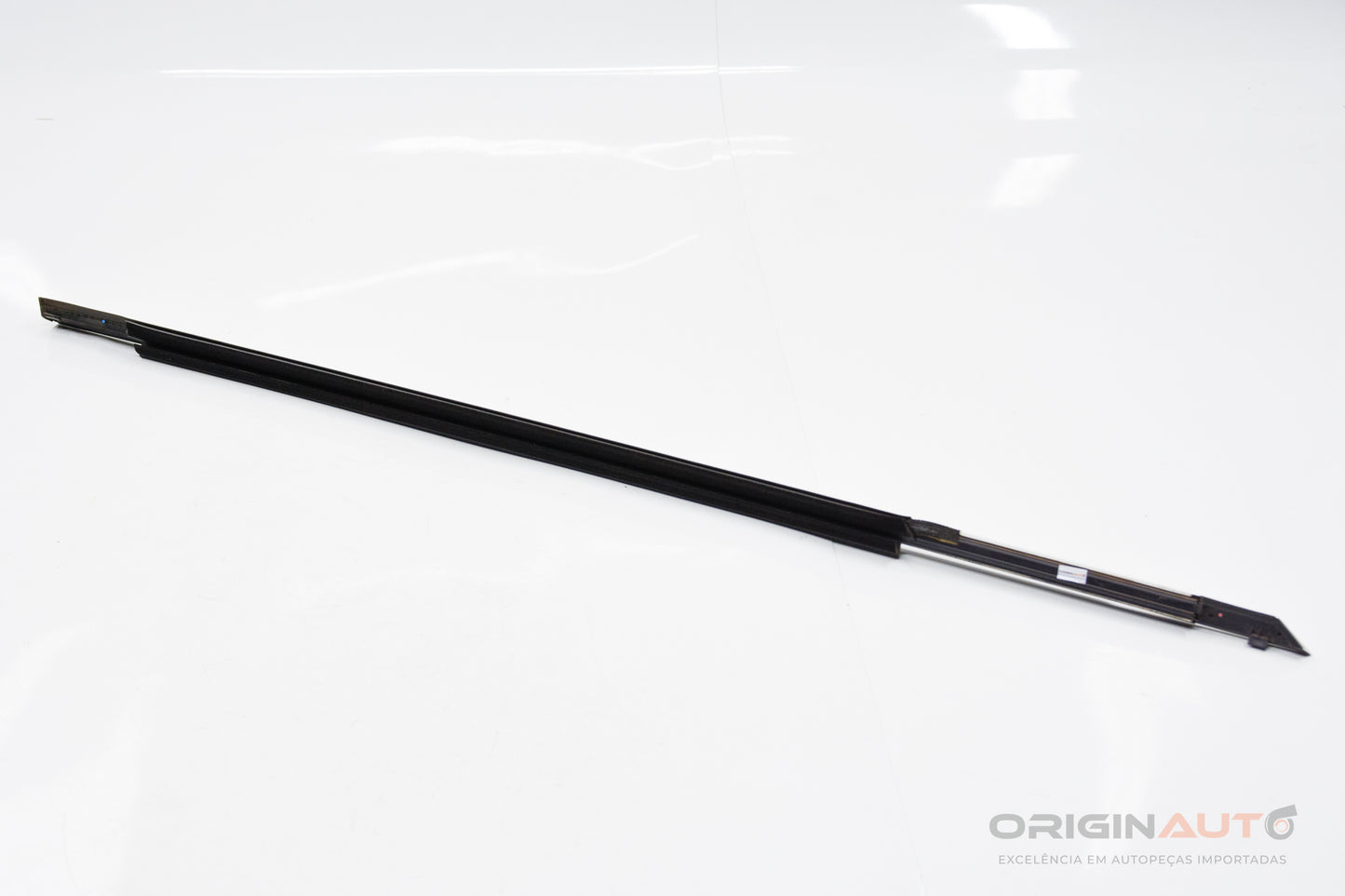 Pestana Friso Externo Porta Dianteira Esq Mercedes C200 W205 2019 A2057203931