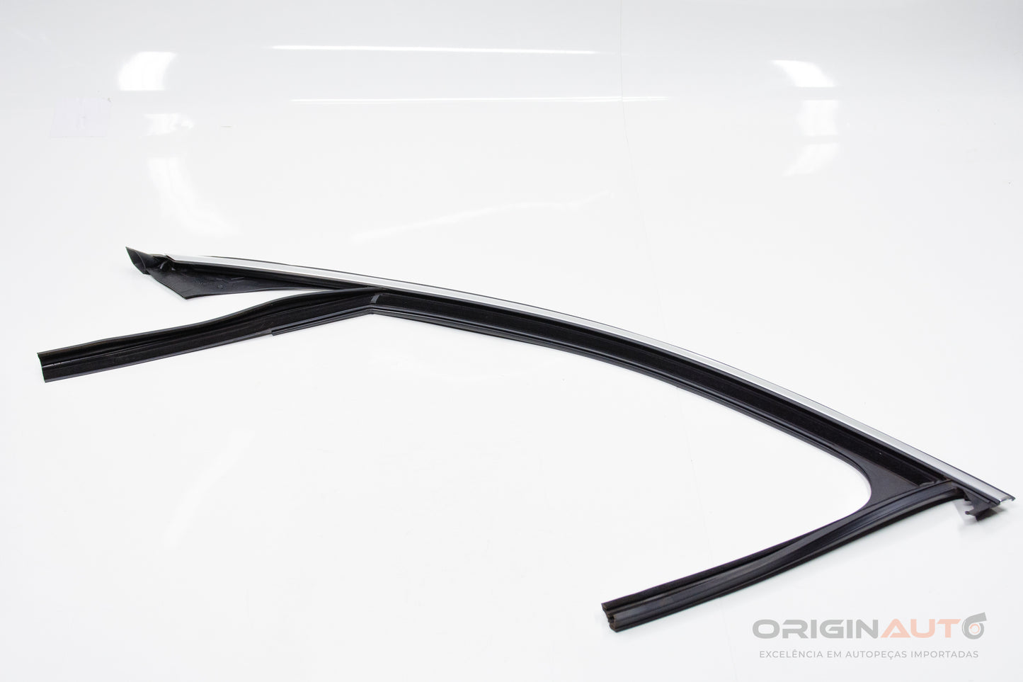 Canaleta Externa Porta Dianteira Esquerda Mercedes C200 W205 2019