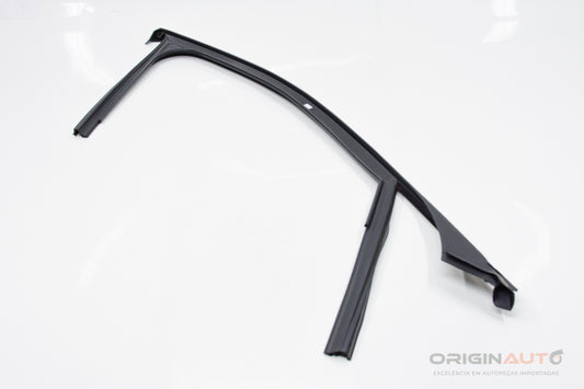 Canaleta Externa Porta Dianteira Esquerda Mercedes C200 W205 2019