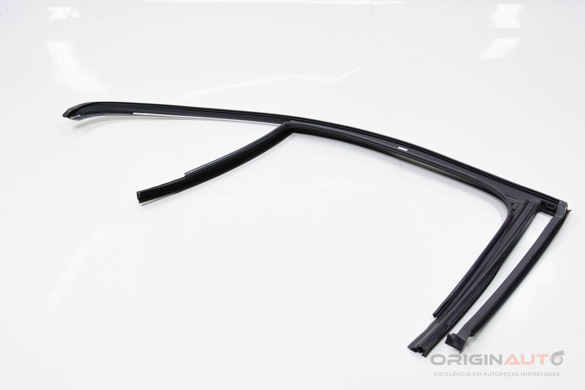 Canaleta Externa Porta Traseira Esquerda Mercedes C200 W205 2019