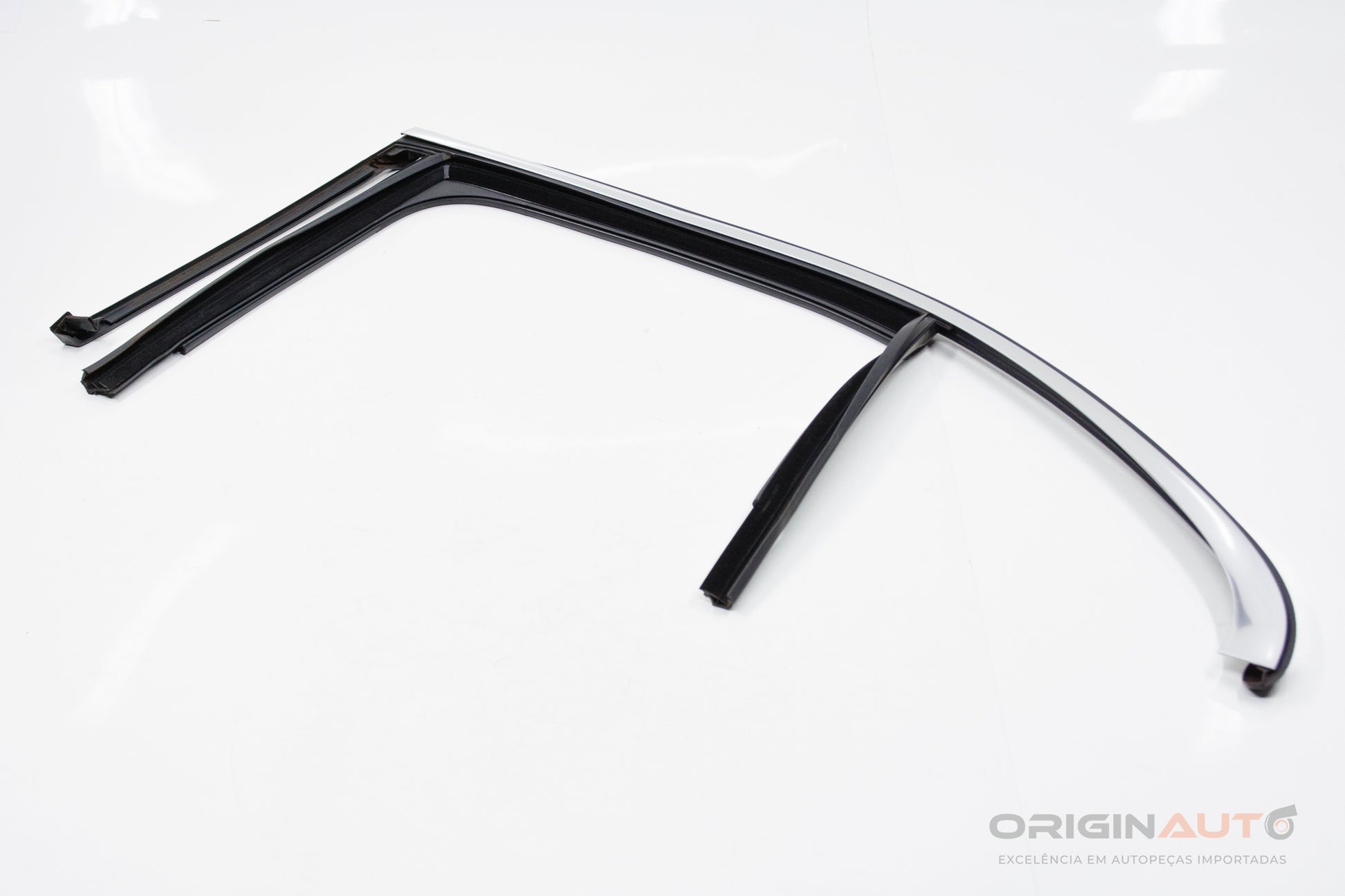 Canaleta Externa Porta Traseira Esquerda Mercedes C200 W205 2019