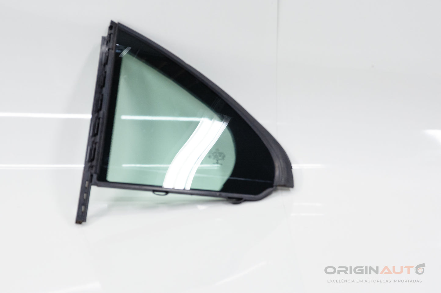 Vidro Vigia Traseiro Esquerdo Mercedes C200 W205 2019 A2057300055